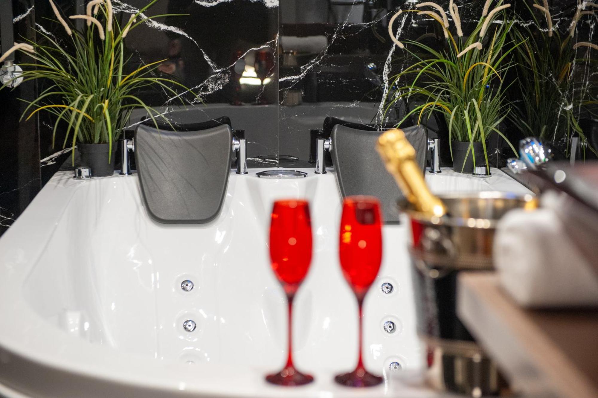Farnese Jacuzzi Apartamento